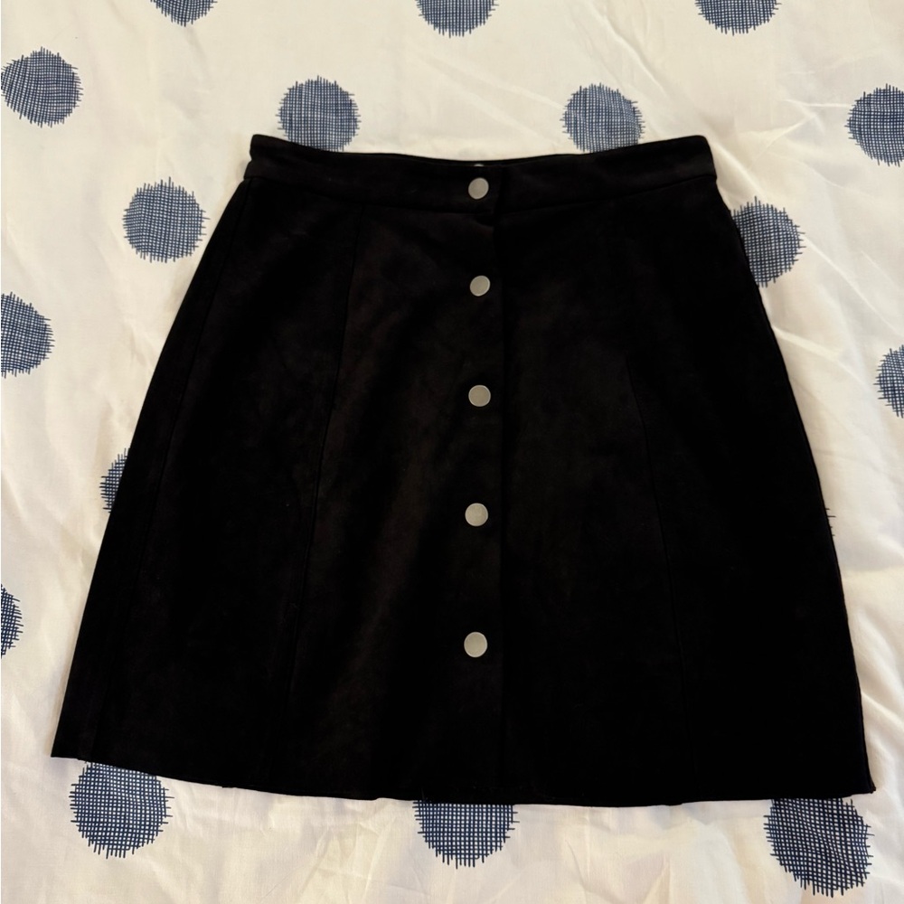 Wilfred Black A-Line Mini Skirt for Casual Occasions